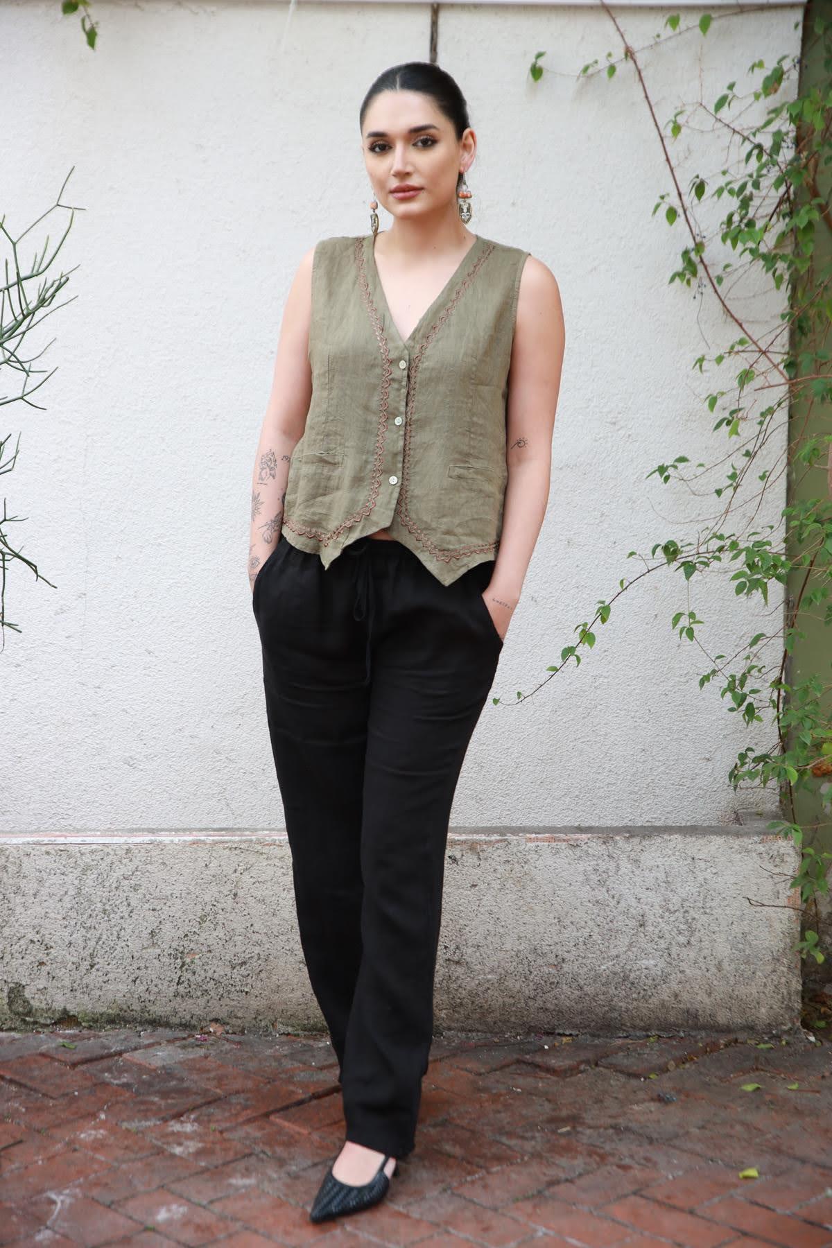 Haki İşlemeli Keten Yelek