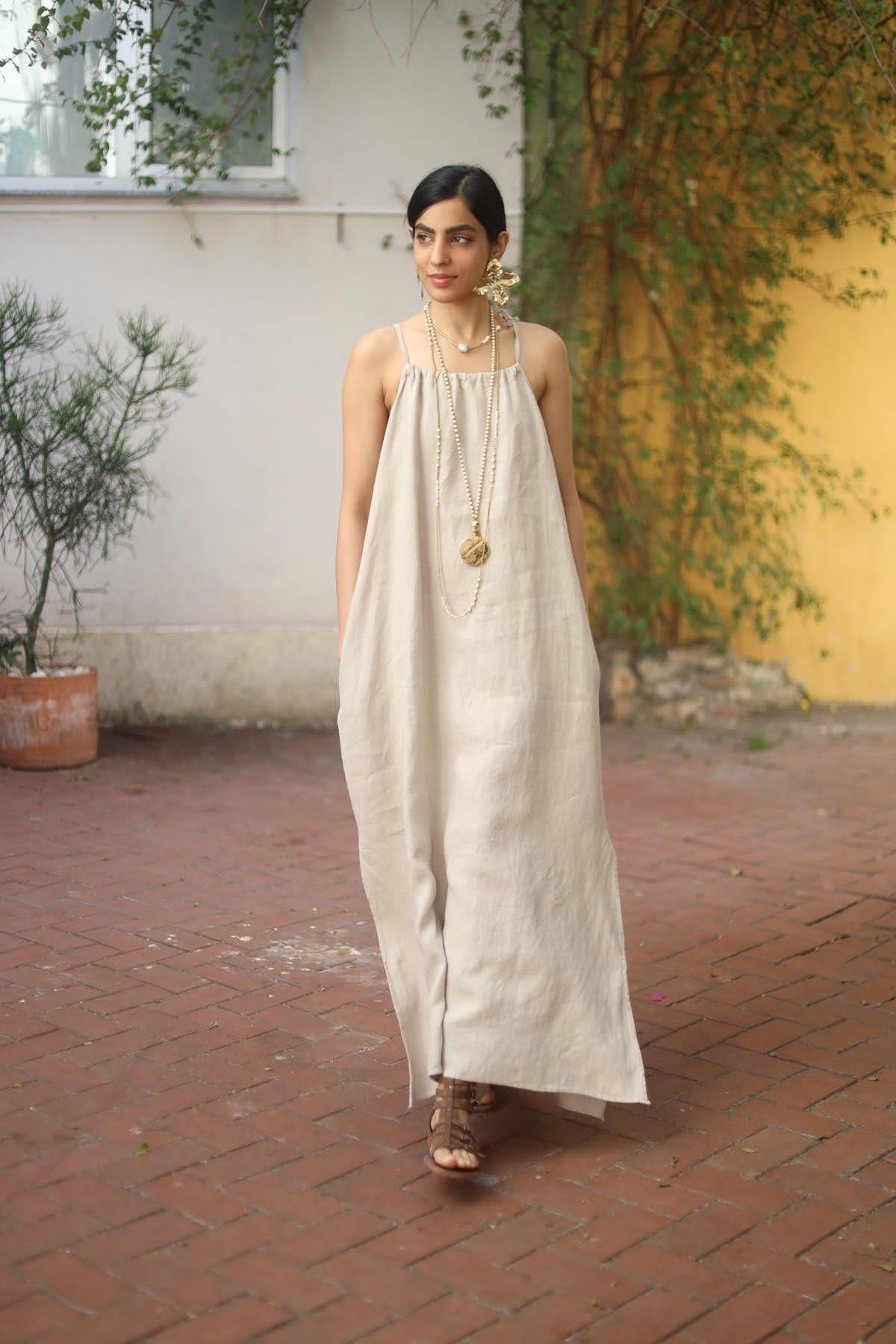 Taş Rengi Yakası Büzgülü Yırtmaçlı Keten Elbise