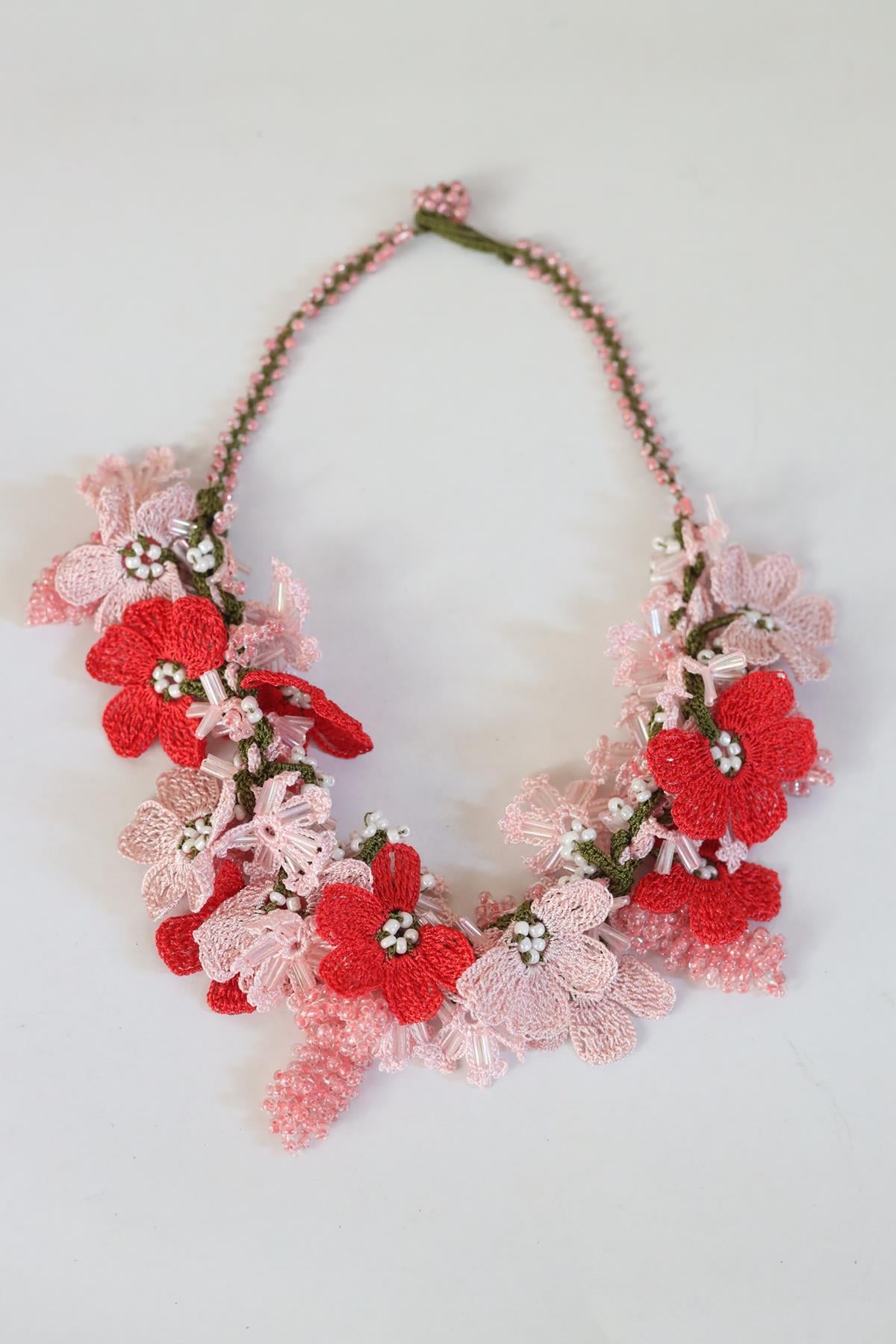 Boncuklu Tasarım İğne Oyası Kolye