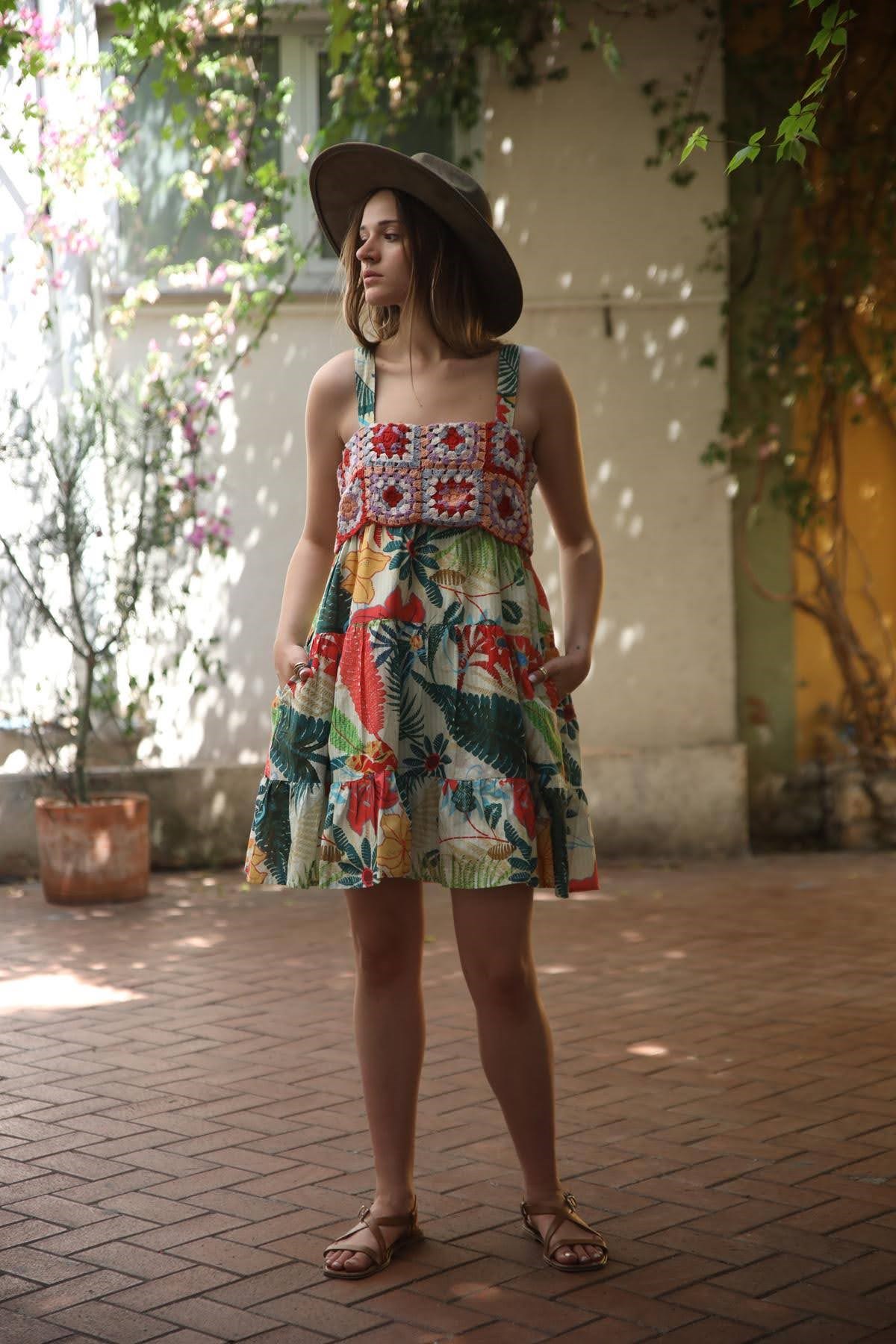 Colorful Knitted Detail Floral Patterned Strappy Dress
