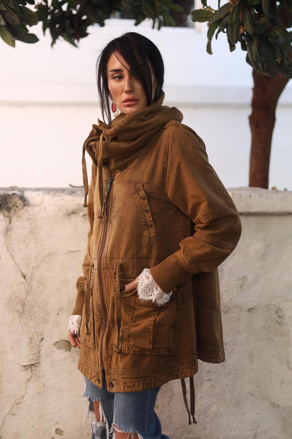 Camel Rengi Yıkamalı Kapüşonlu Mont