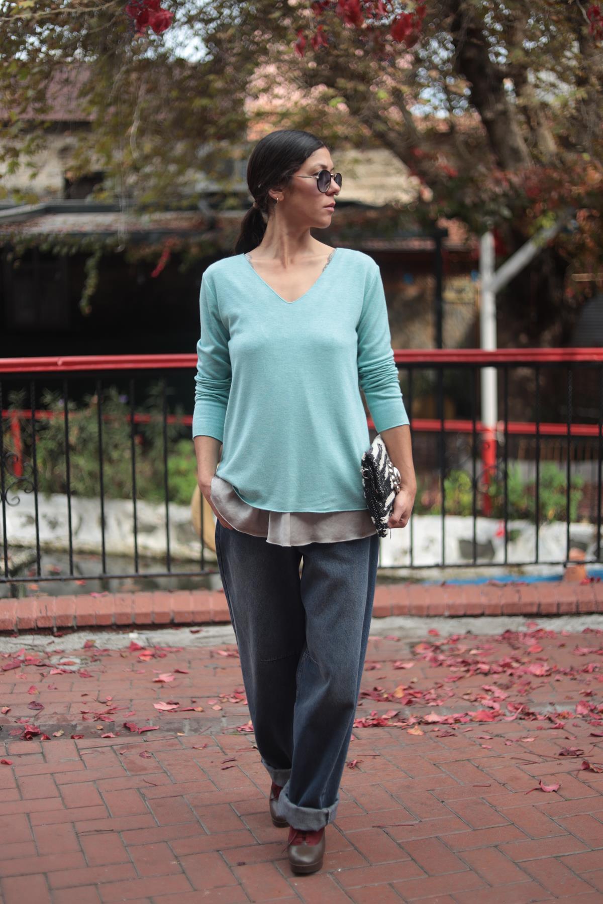 Su Yeşili Yumuşak Doku V Yaka Bluz