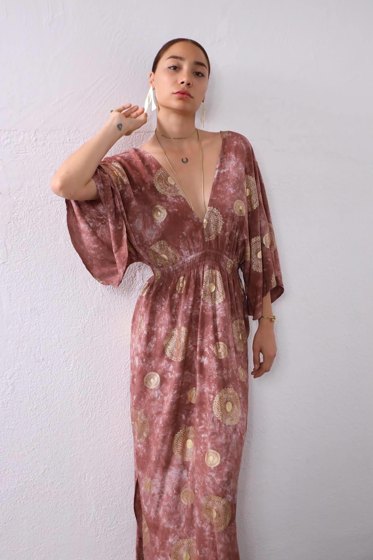 Gül Kurusu Altın Varaklı Beli Gipeli Yağ Yıkama Elbise - Şaman Butik Gül Kurusu Altın Varaklı Beli Gipeli Yağ Yıkama Elbise