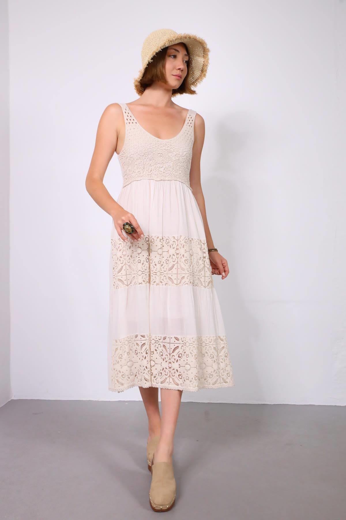 Ekru Dantelli Sırtı Gipeli Askılı Uzun Elbise - Şaman Butik Ekru Dantelli Sırtı Gipeli Askılı Uzun Elbise