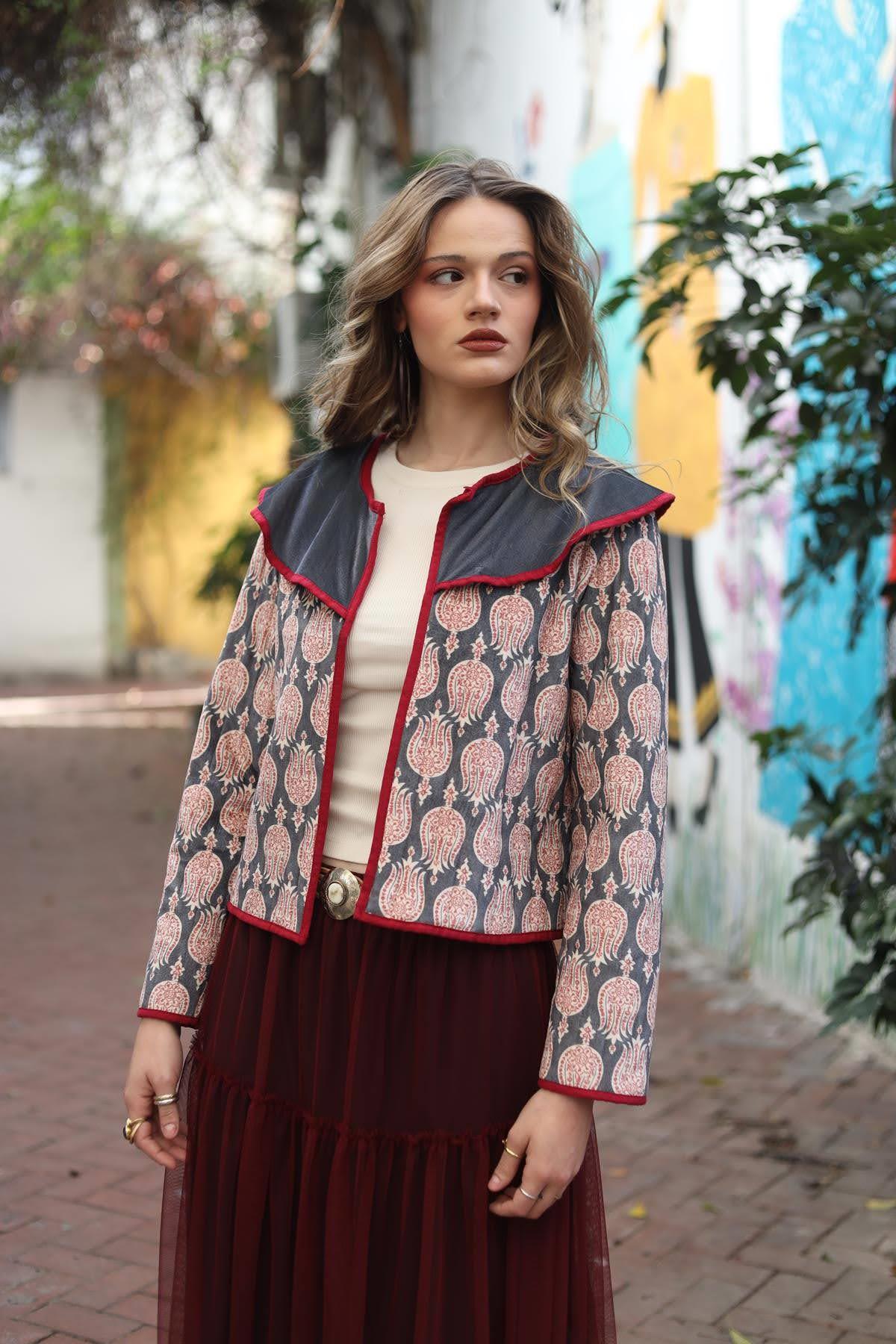 Füme Rengi Otantik Desenli Kadife Ceket