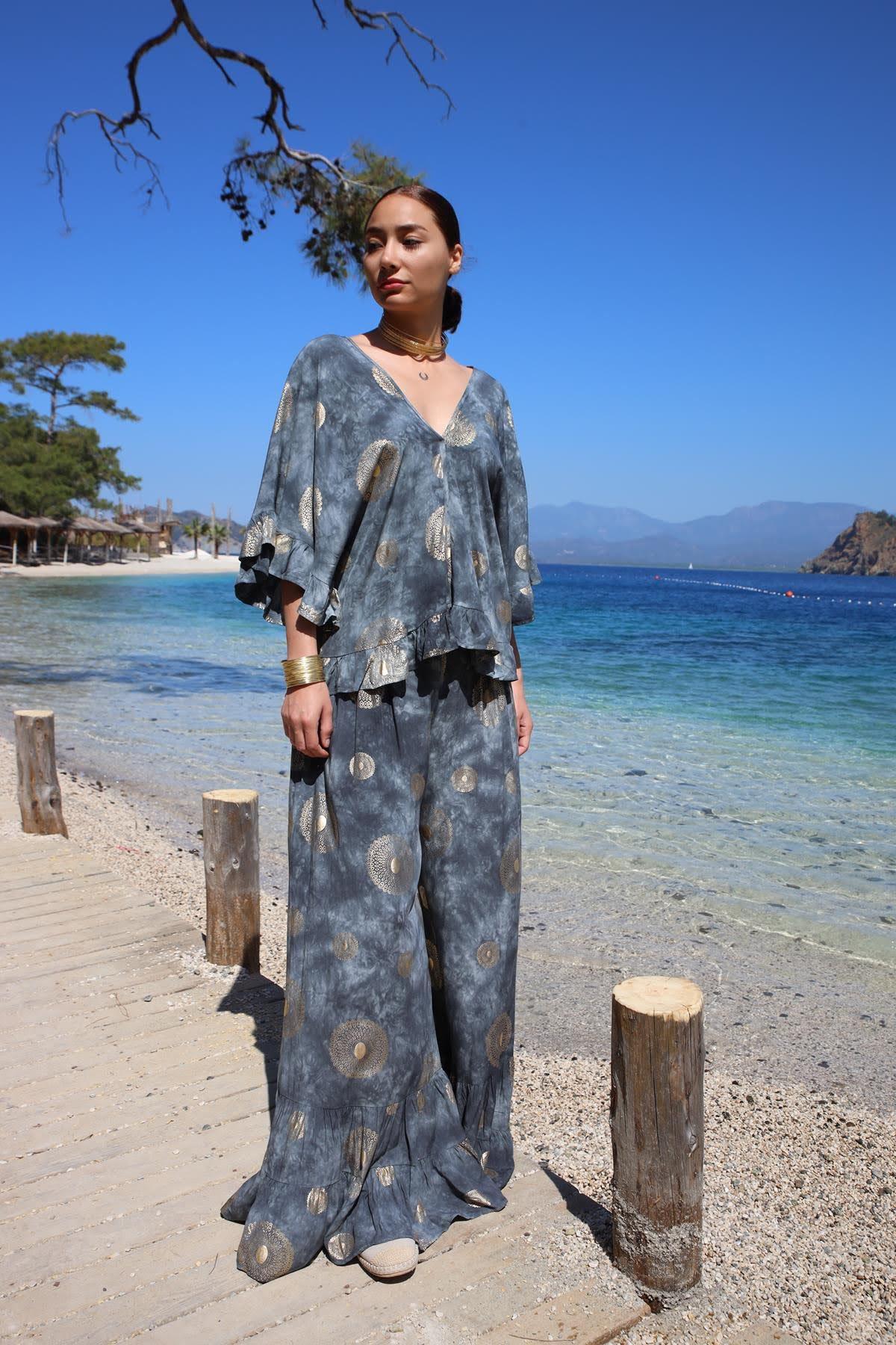 Antrasit Altın Varaklı Kolları ve Paçası Volanlı Takım - Şaman Butik Antrasit Altın Varaklı Kolları ve Paçası Volanlı Takım