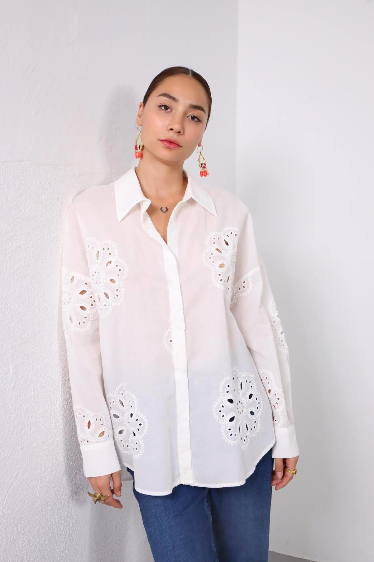  Beyaz Desenli Fisto Gömlek