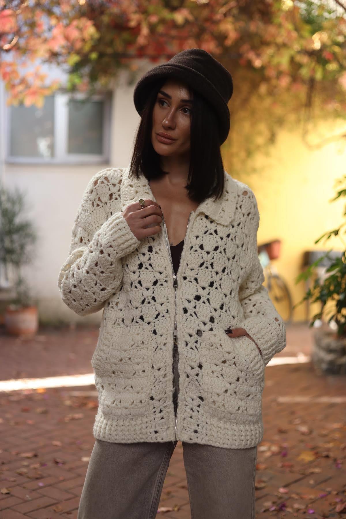 Ekru Gömlek Yaka Fermuarlı Örgü Hırka