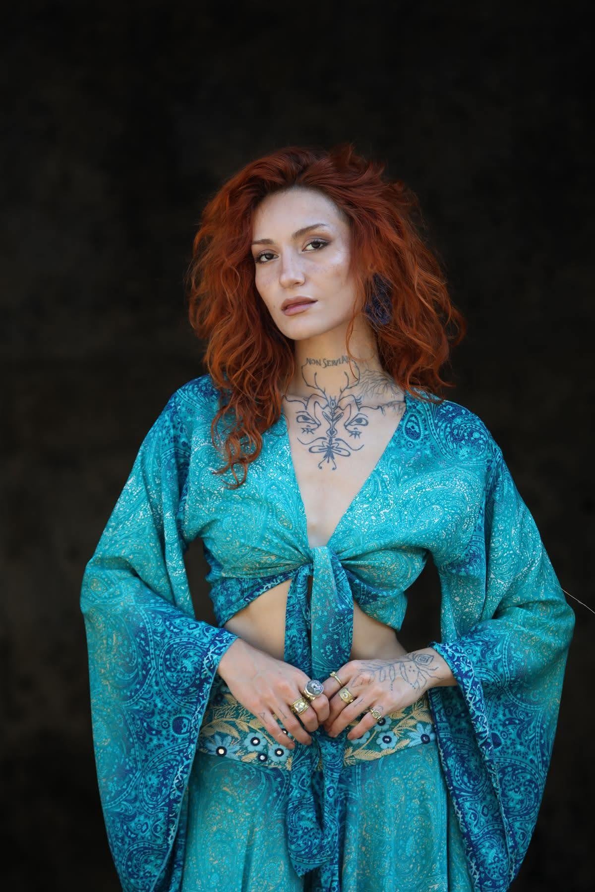 Turkuaz Yarasa Kol İpek Bolero