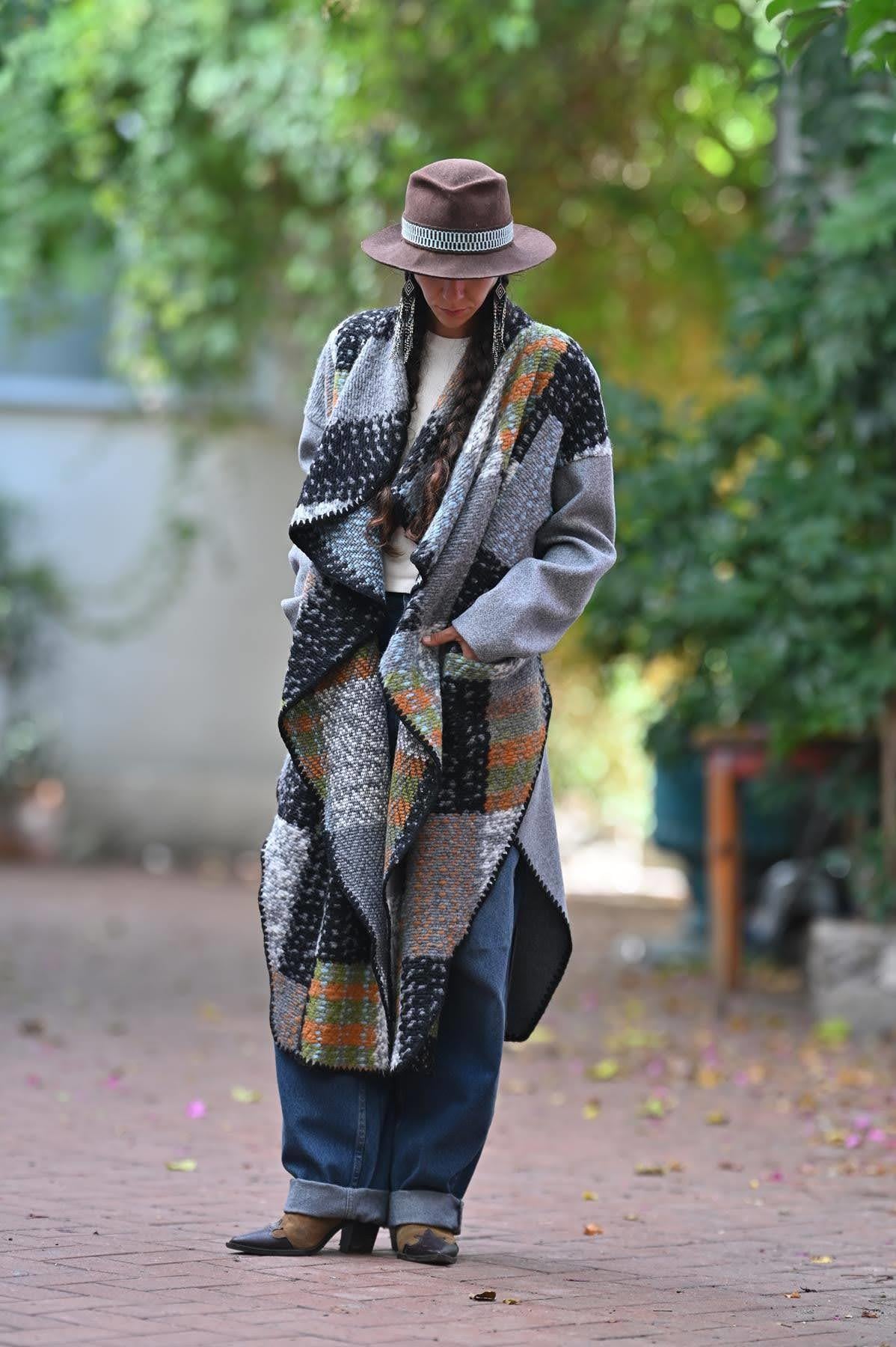 Gri Ekose Parça Detaylı Keçe Kaban