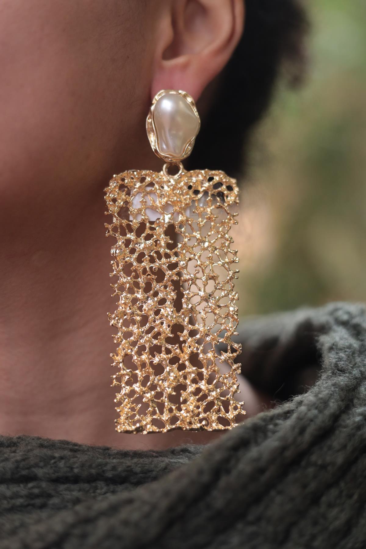 Gold İncili Dikdörtgen Küpe