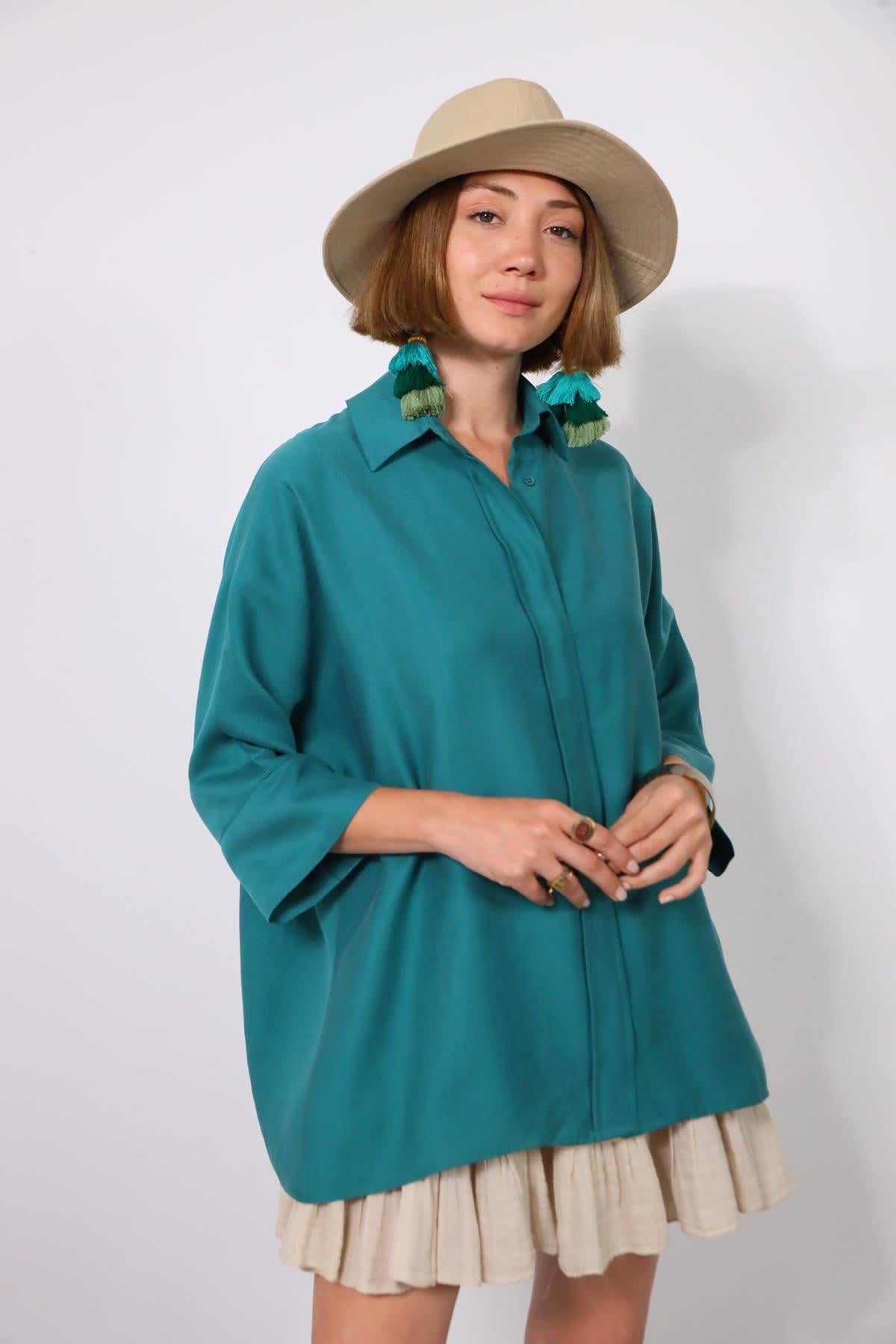  Zümrüt Yeşili Yarasa Kol Arkası Dikişli Gömlek