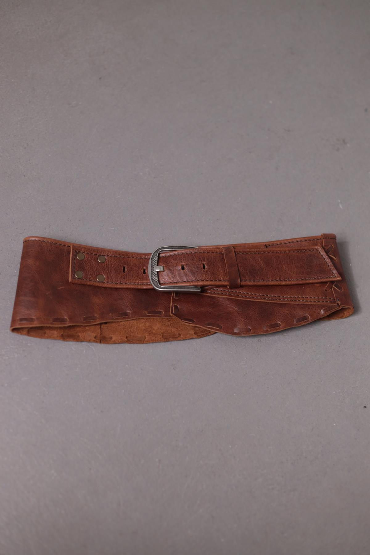 Taba Parçalı Deri Kemer