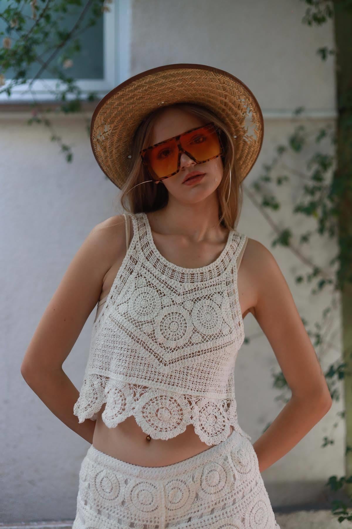 Beyaz Askılı Dantel Bluz