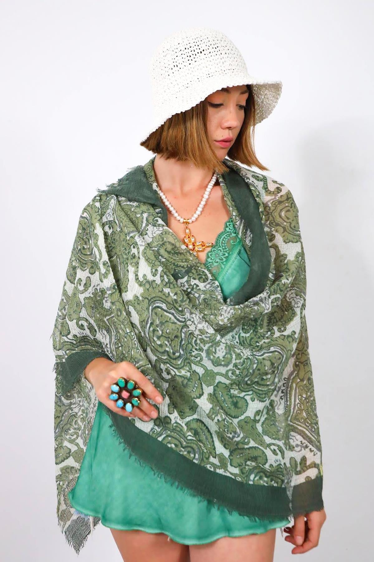  Haki Desenli Saçaklı Şal