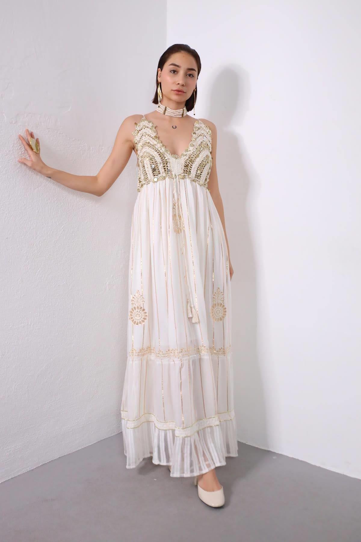 Ekru Örgü V Yaka Eteği Fileli Askılı Elbise - Şaman Butik Ekru Örgü V Yaka Eteği Fileli Askılı Elbise