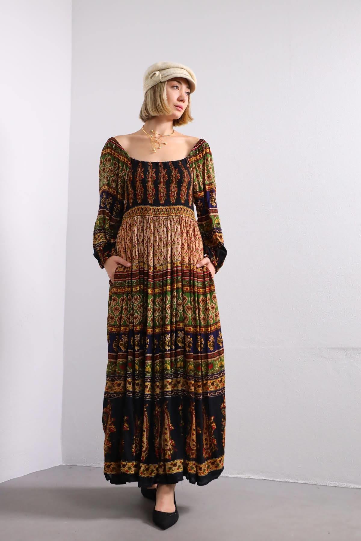  Yeşil Gipeli Etnik Desenli Elbise