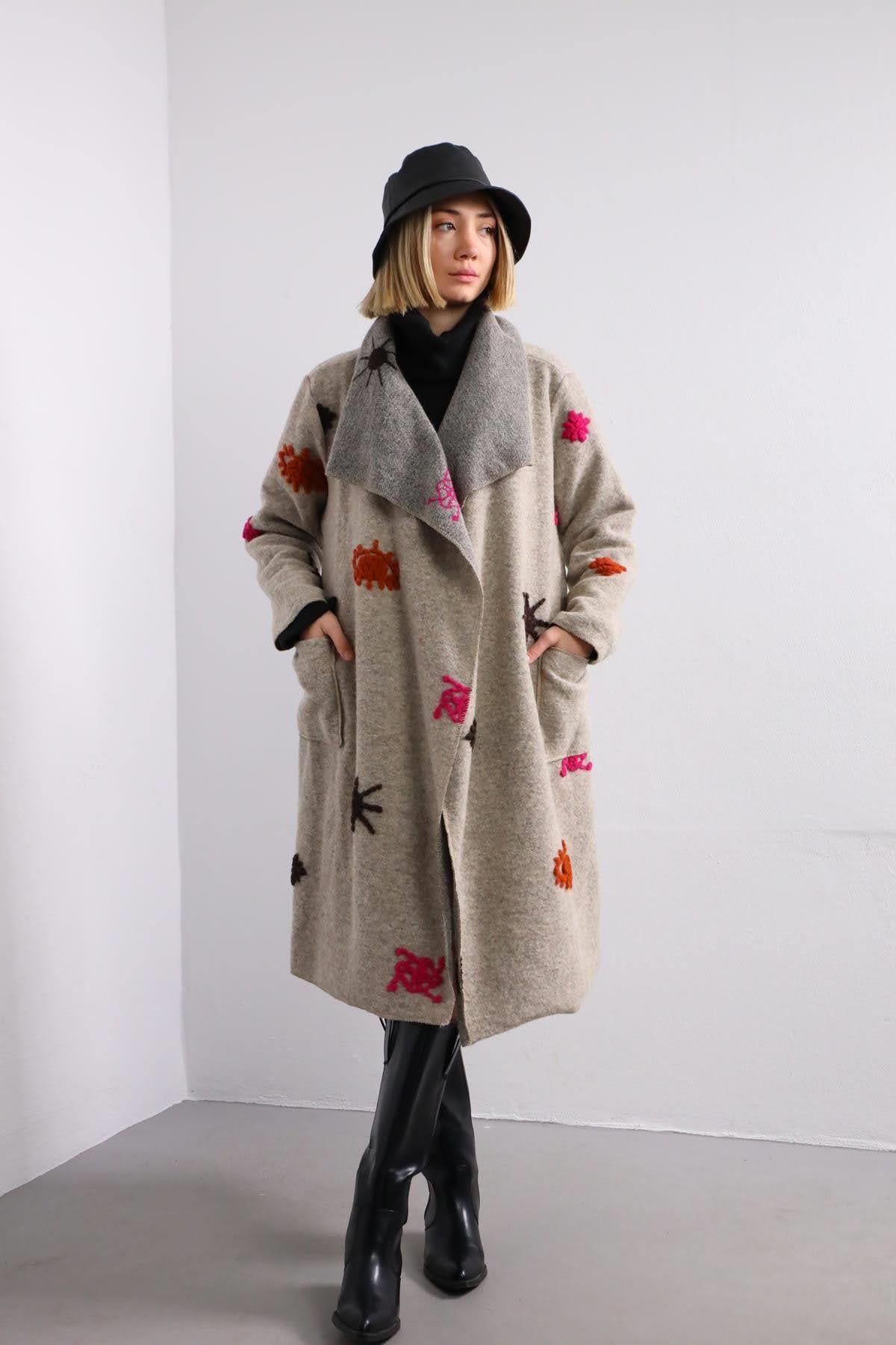 Vizon Rengi Şal Yaka Desenli Keçe Kaban - Şaman Butik Vizon Rengi Şal Yaka Desenli Keçe Kaban