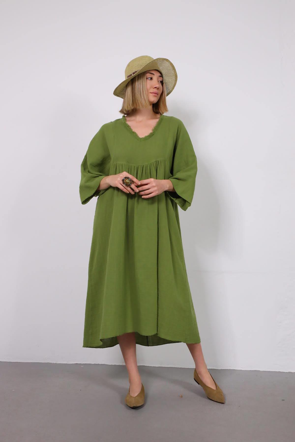 Yeşil Püsküllü V Yaka Müslin Elbise - Şaman Butik Yeşil Püsküllü V Yaka Müslin Elbise