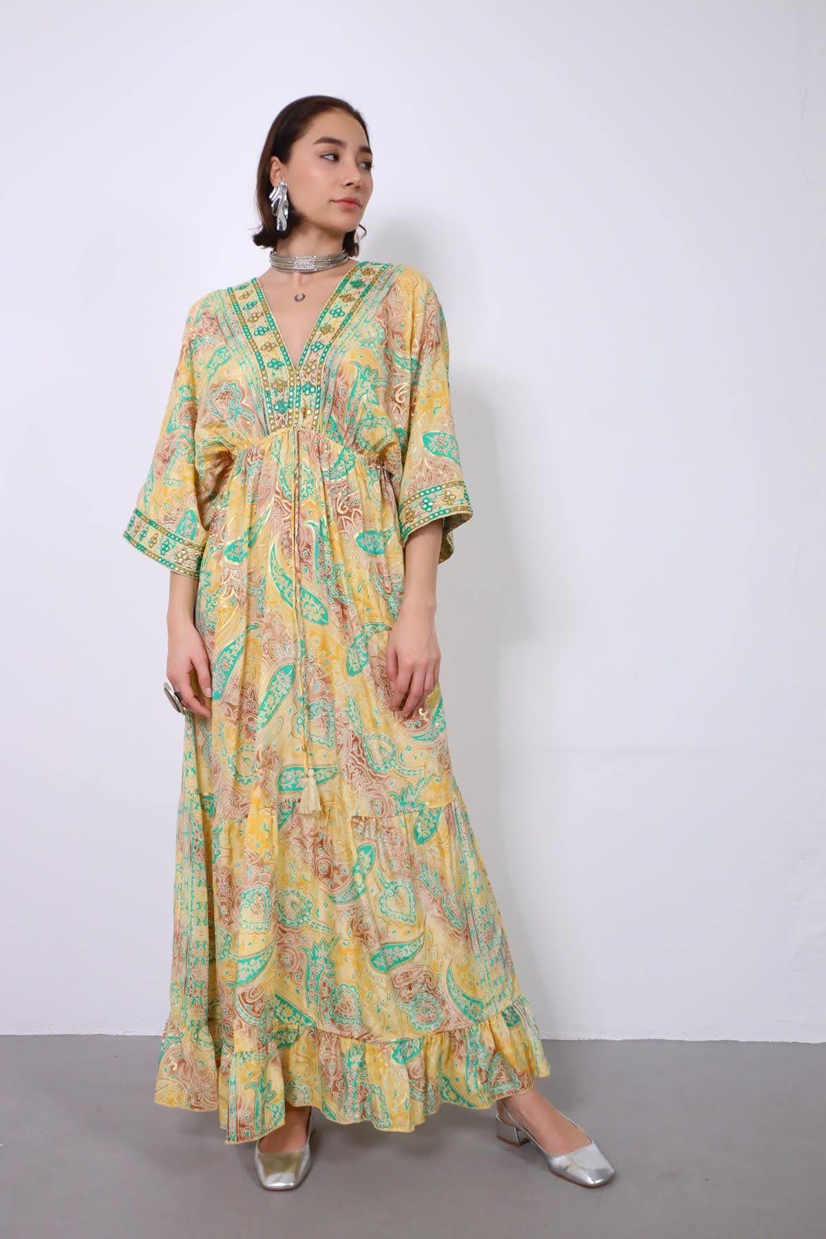 Sarı Püsküllü V Yaka İşlemeli Otantik İpek Elbise - Şaman Butik Sarı Püsküllü V Yaka İşlemeli Otantik İpek Elbise