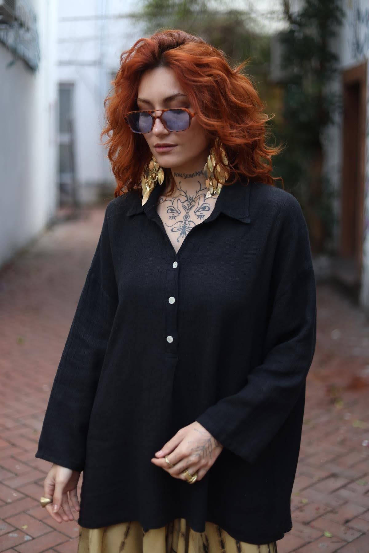 Siyah Gömlek Yaka Önü Pileli Keten Bluz