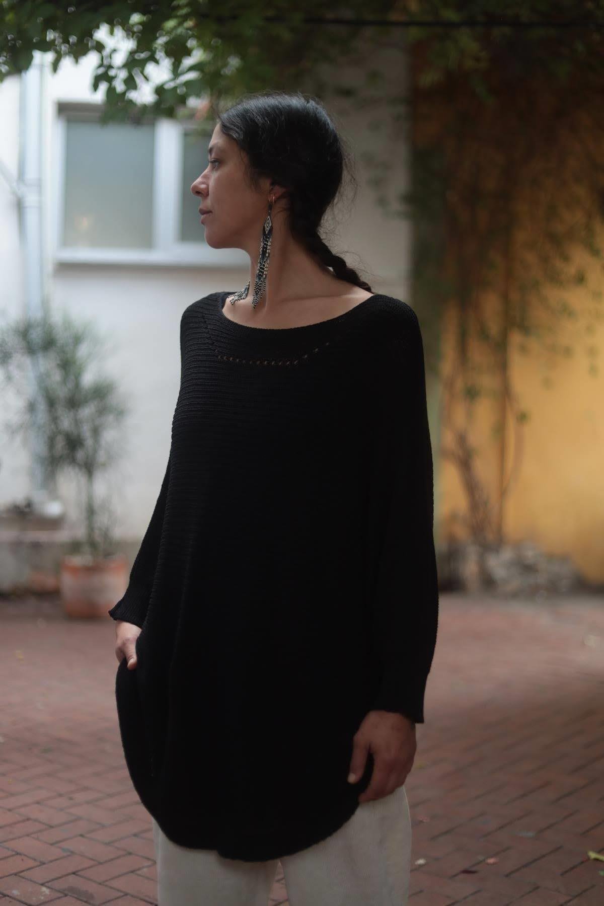 Siyah Yakası Ajurlu Selanik Tunik