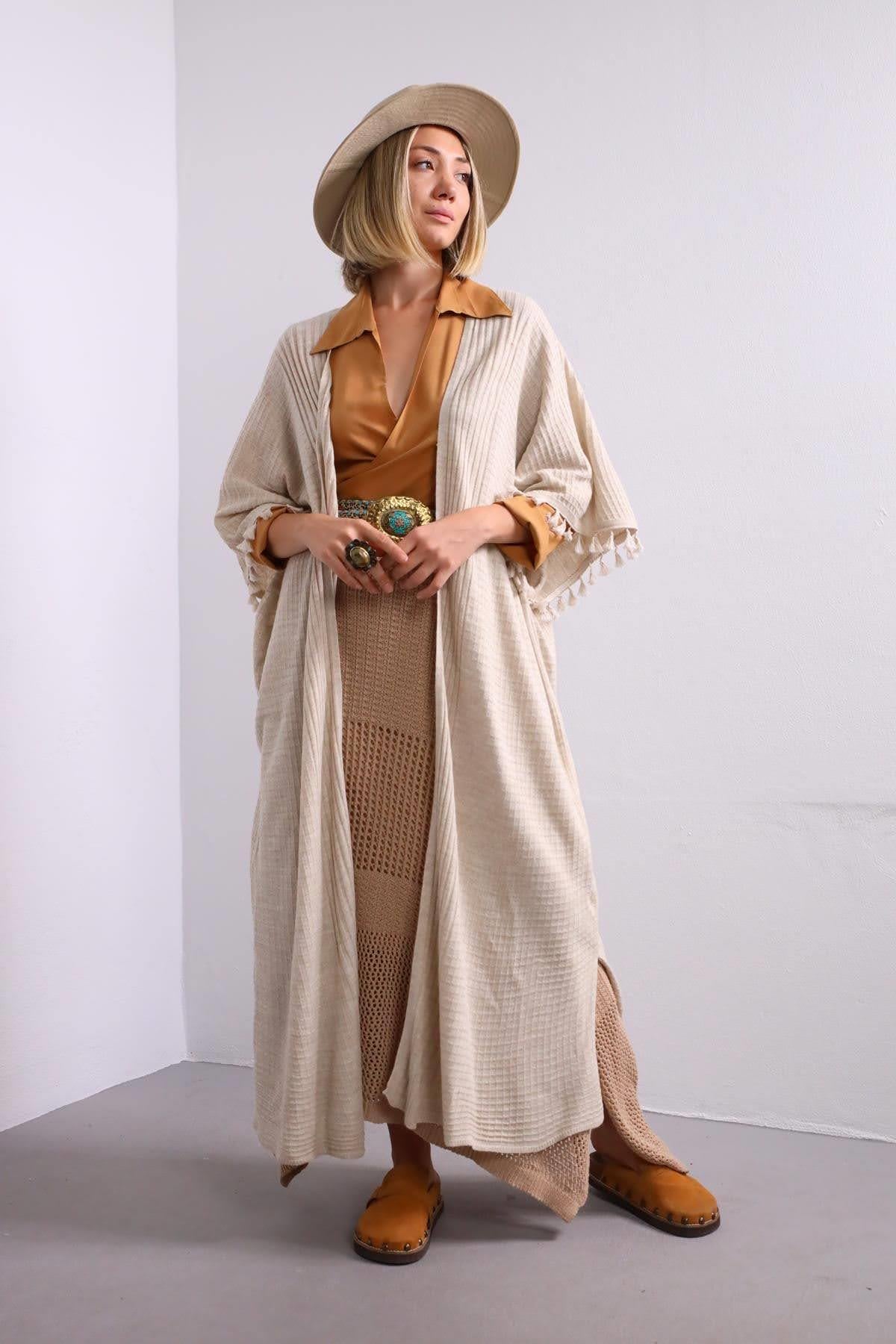 Bej Kolları Püsküllü Fitilli Kimono - Şaman Butik Bej Kolları Püsküllü Fitilli Kimono