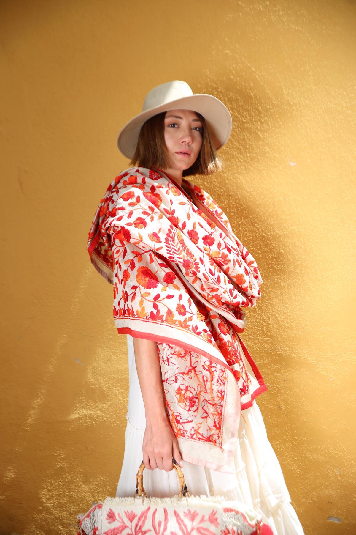 Mercan Rengi İşlemeli Bohem Şal - Şaman Butik Mercan Rengi İşlemeli Bohem Şal