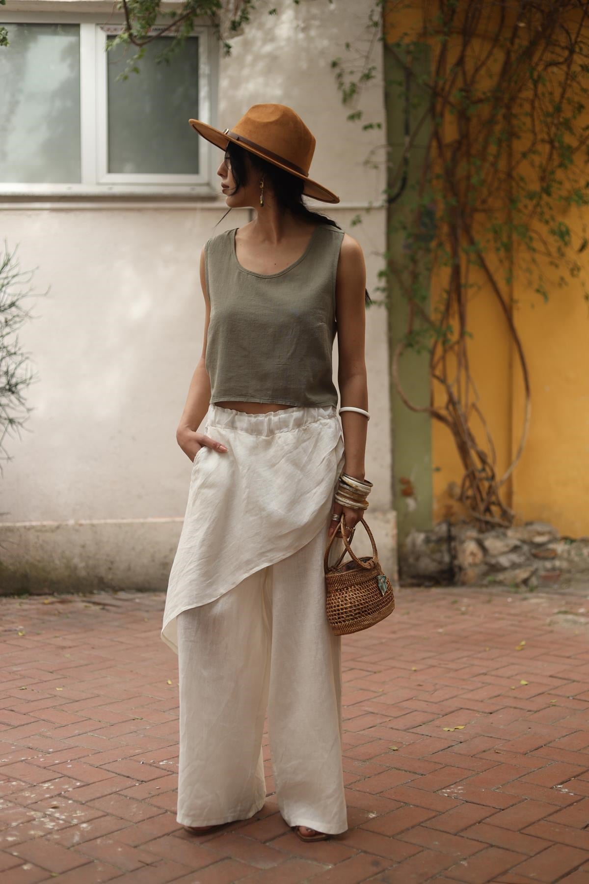 Ekru Önü Kapaklı Keten Pantolon