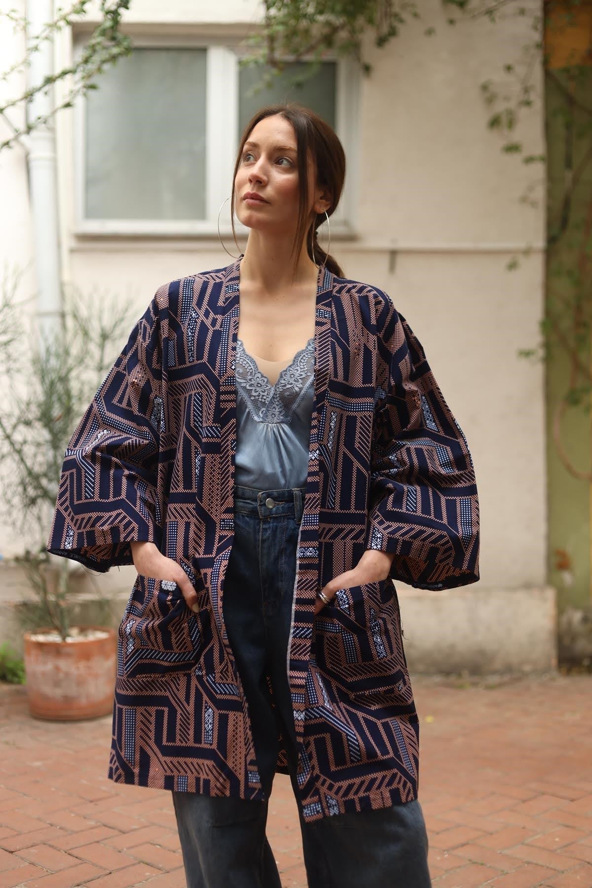Lacivert Desenli Büyük Cepli Kısa Kaftan