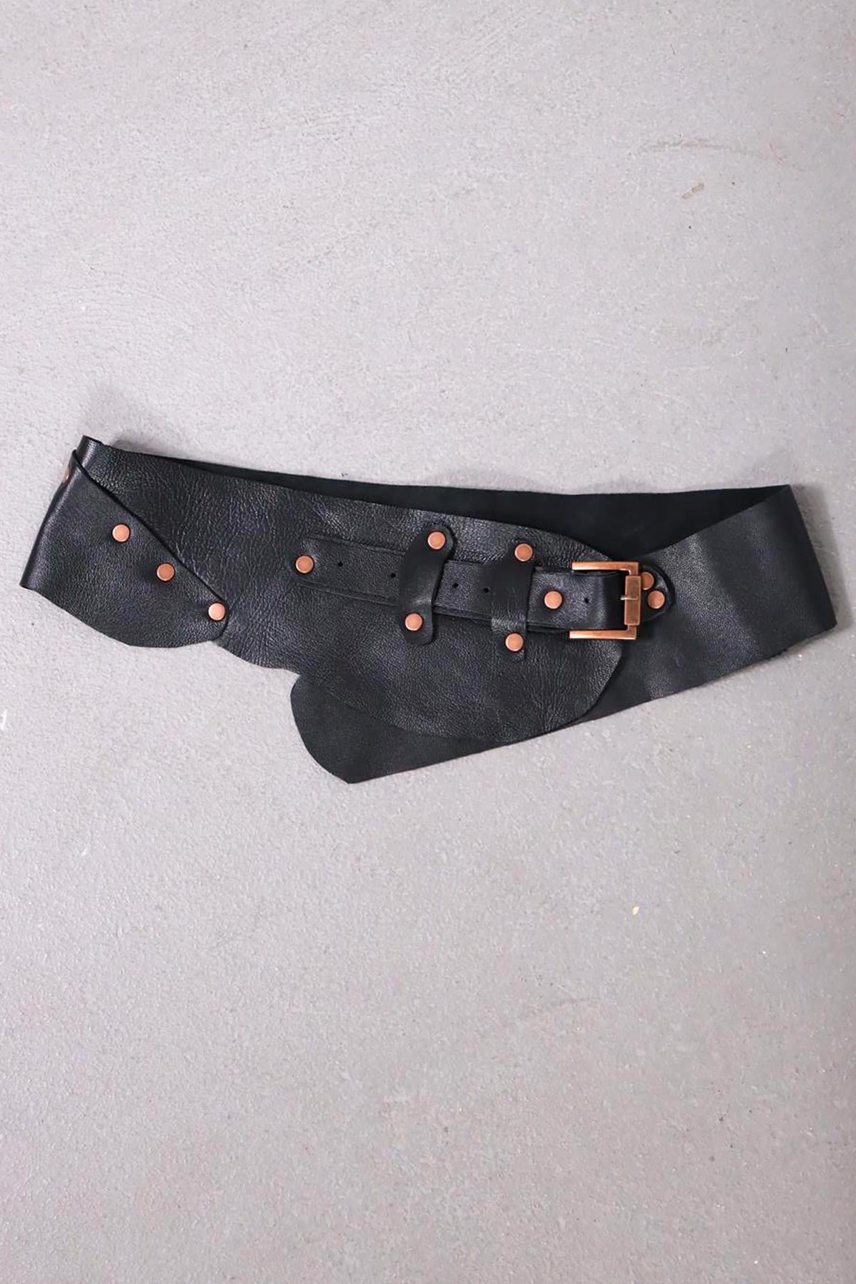 Siyah Zımbalı Parçalı Deri Kemer - Şaman Butik Siyah Zımbalı Parçalı Deri Kemer