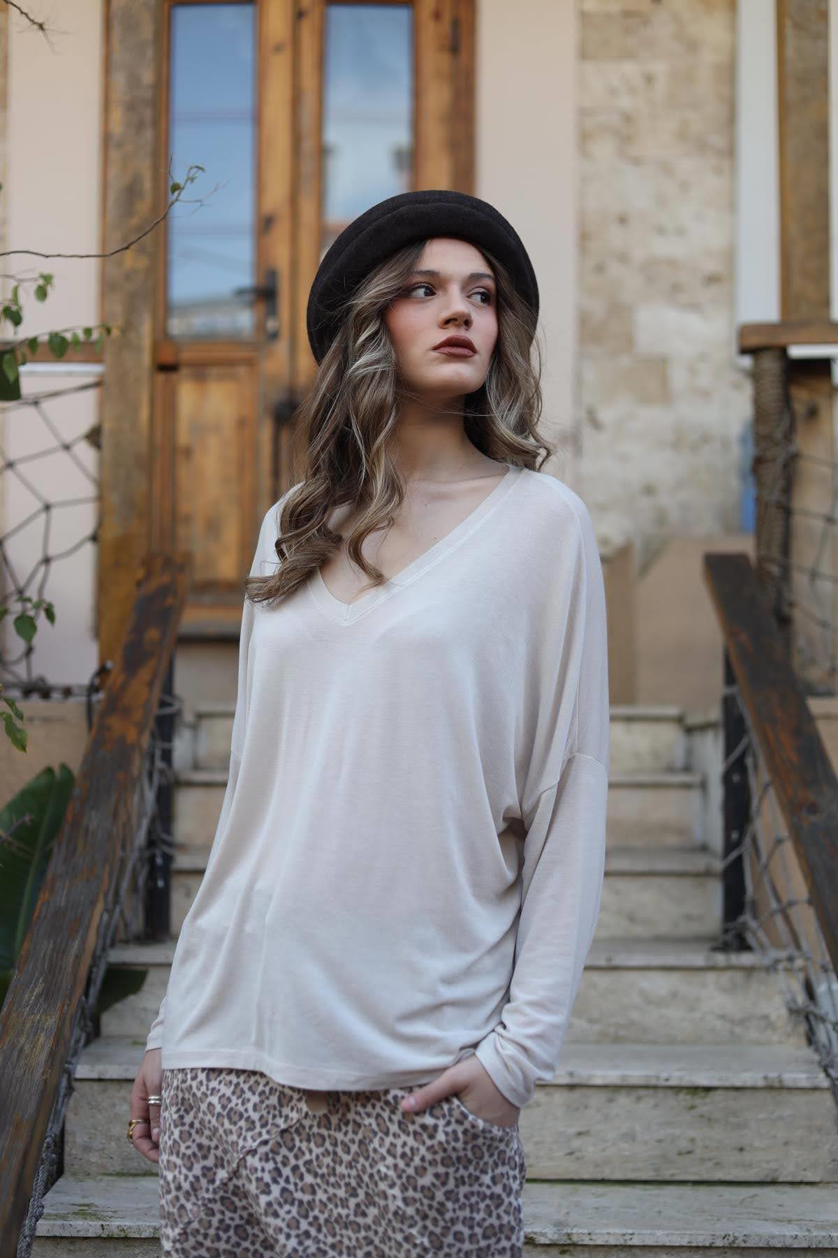 Krem Rengi V Yaka Kaşmir Karışımlı Modal Bluz