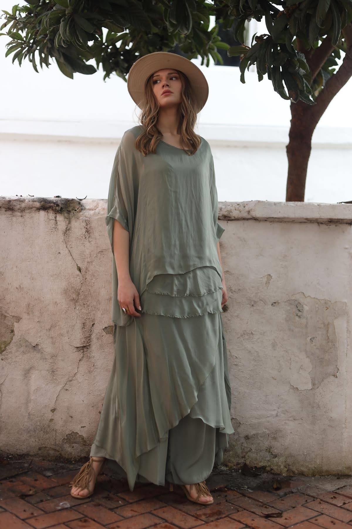 Haki Püsküllü Kat Kat İpek Bluz