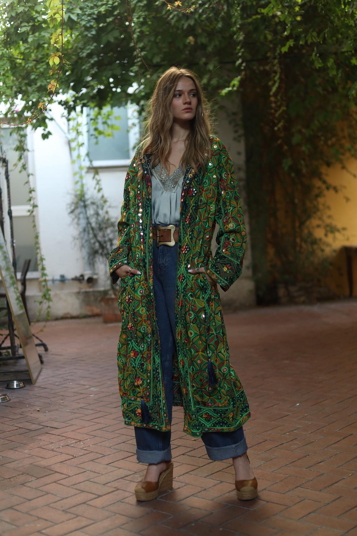 Yeşil Aynalı İşlemeli Çift Taraflı Otantik Kaftan