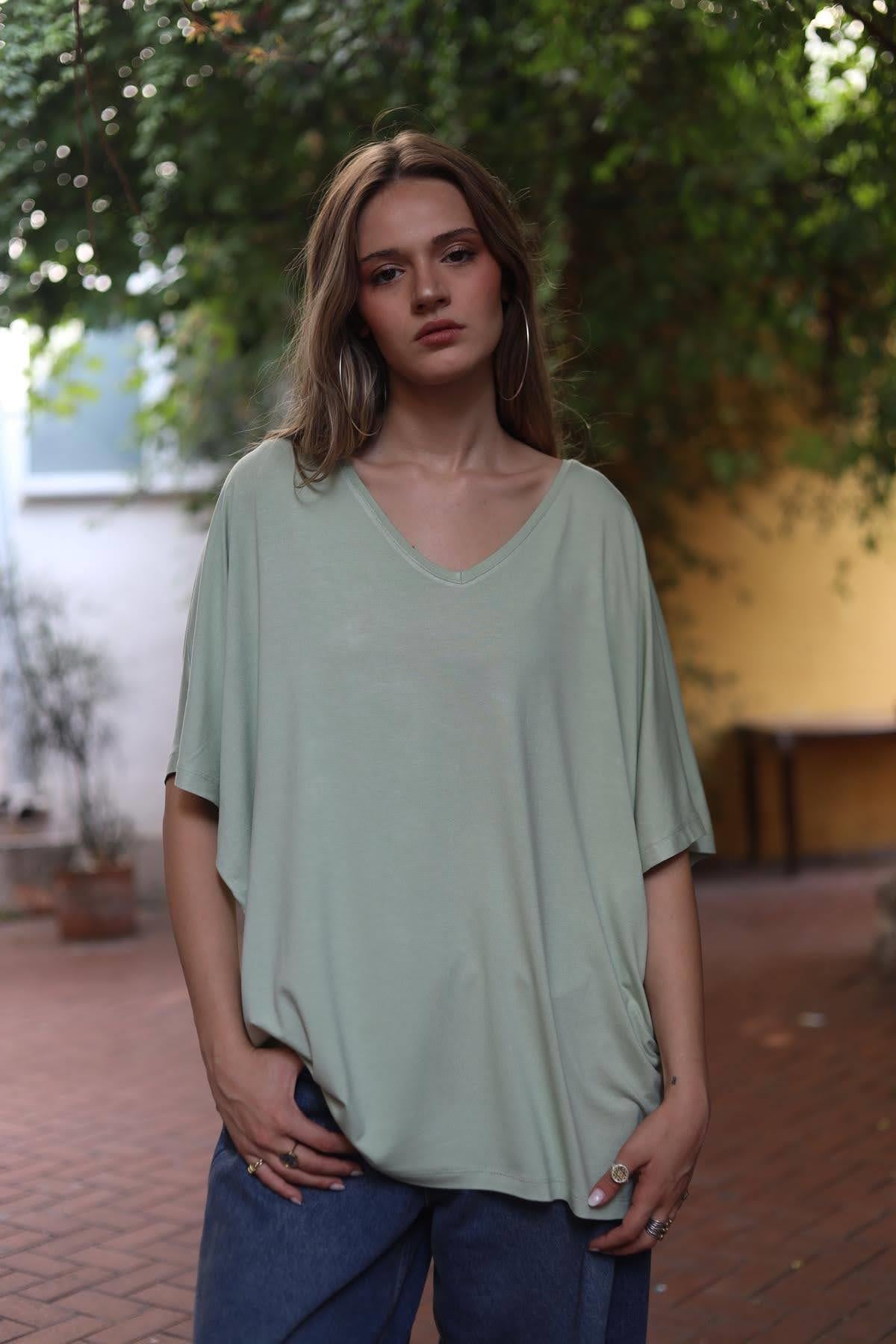 Çağla Yeşili V Yaka Yarasa Kol Bluz