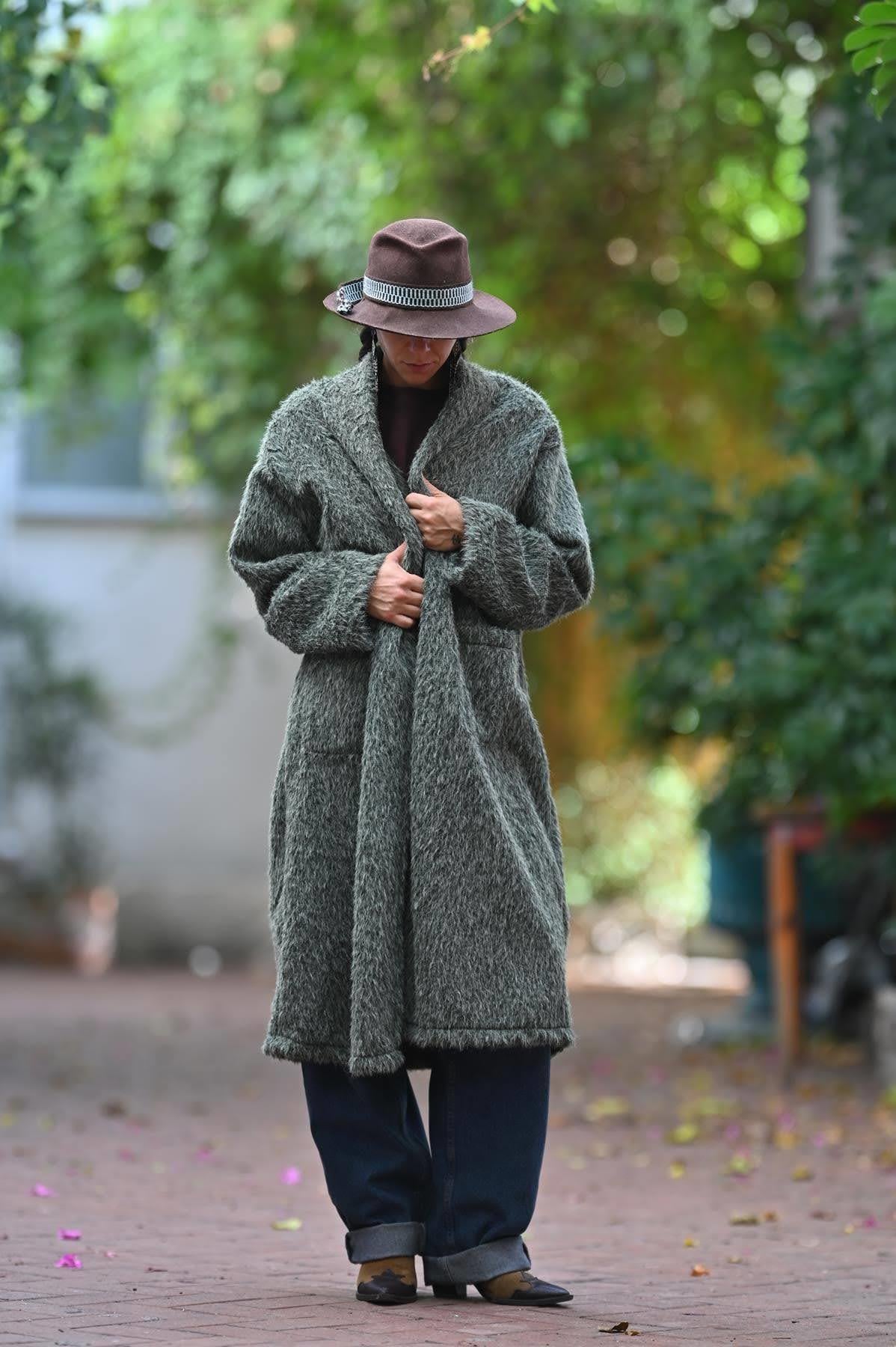 Haki Düğmesiz Cepli Keçe Kaban