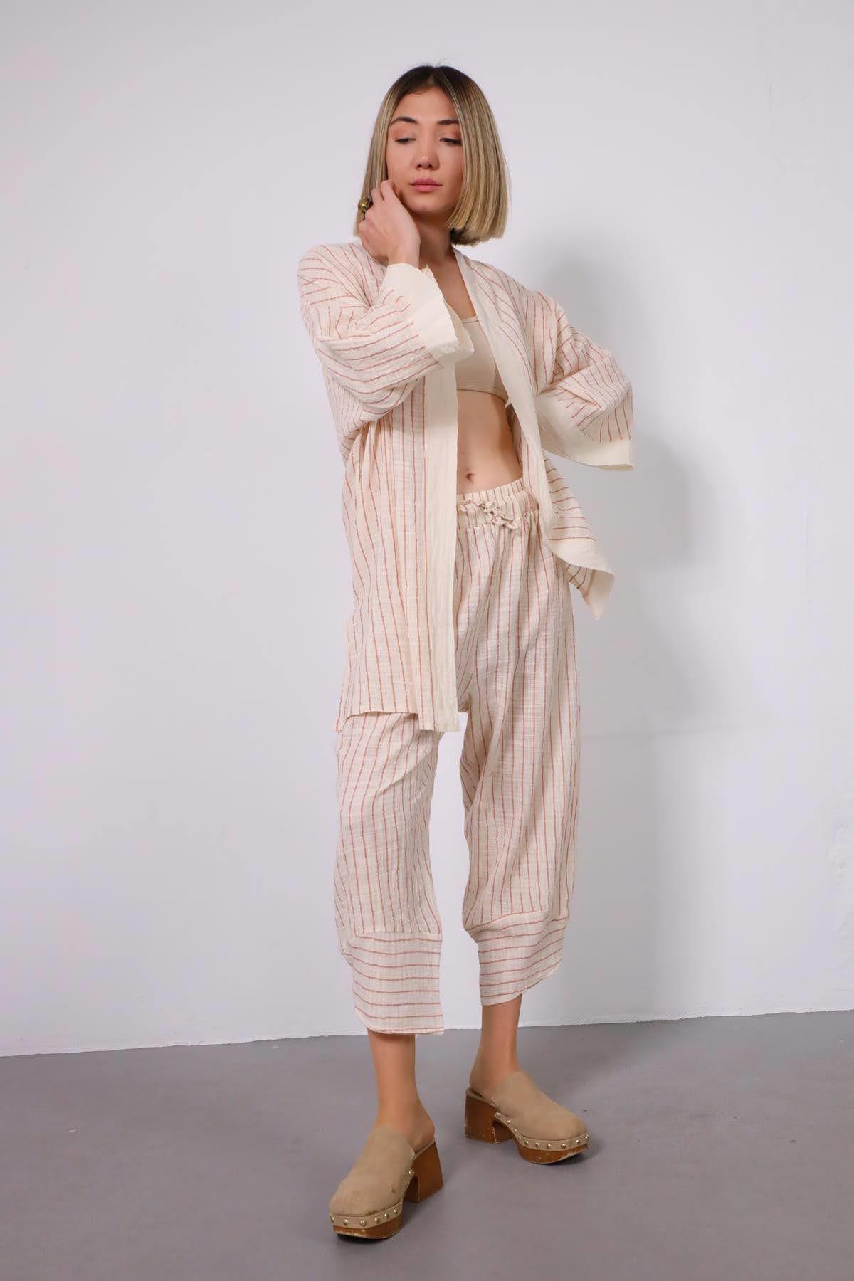 Kiremit Rengi Çizgili Kısa Paça Detaylı Pantolon - Şaman Butik Kiremit Rengi Çizgili Kısa Paça Detaylı Pantolon