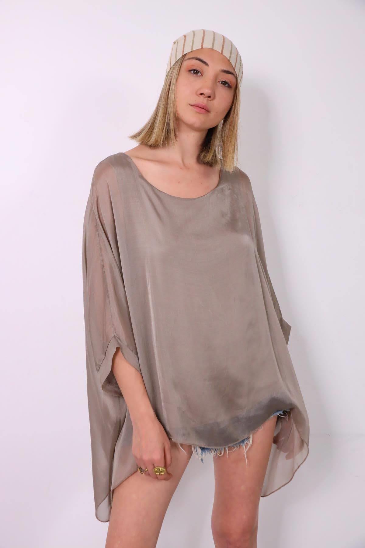 Vizon Yarasa Kol İpek Bluz - Şaman Butik - Bohem Giyim ve Aksesuar | Kadın & Erkek Vizon Rengi Yarasa Kol İpek Bluz