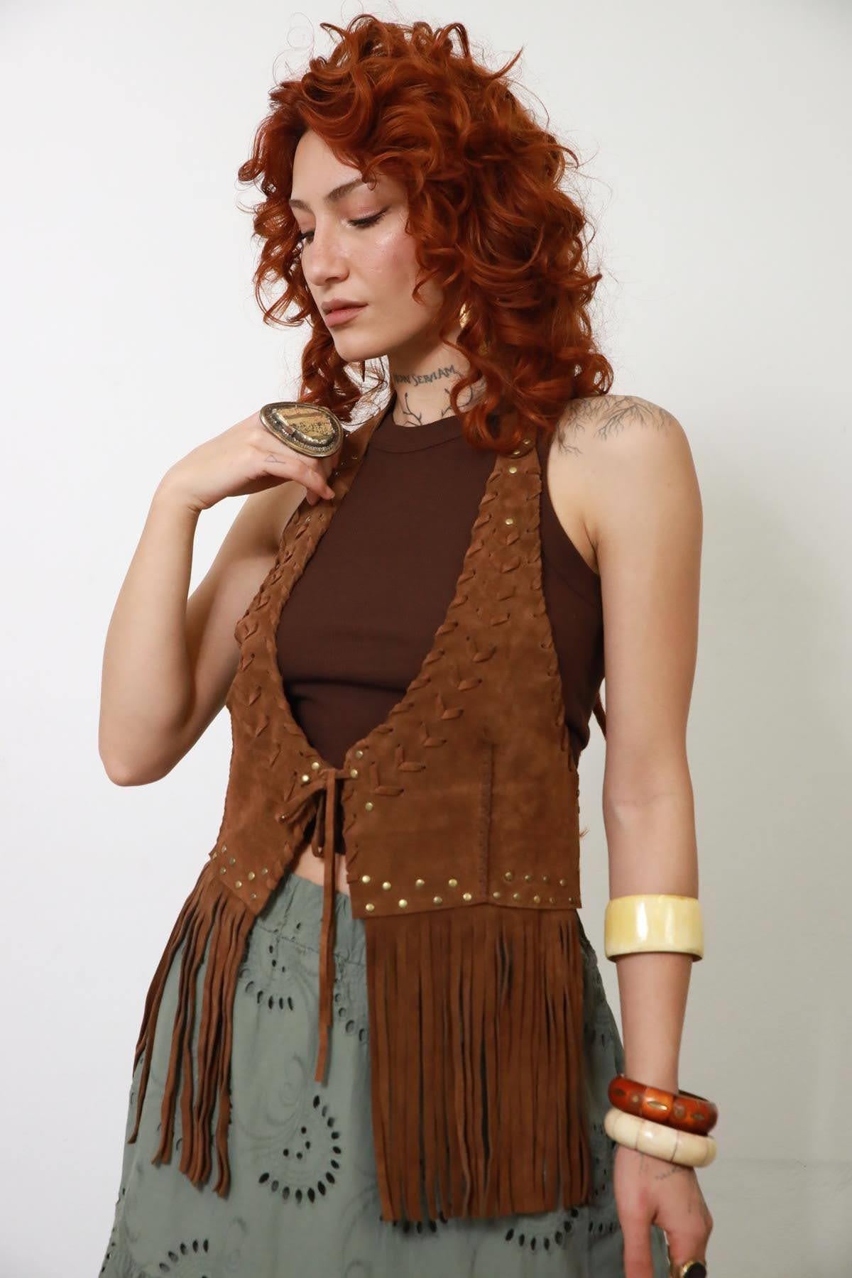 Kahverengi Boyundan Askılı Tasarım Süet Deri Yelek