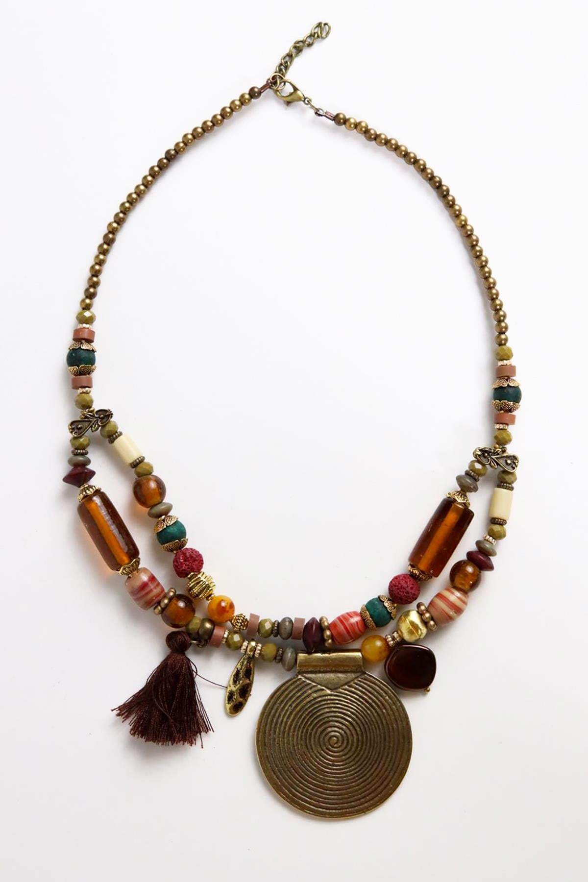  Spiral Püskül Detaylı Kolye