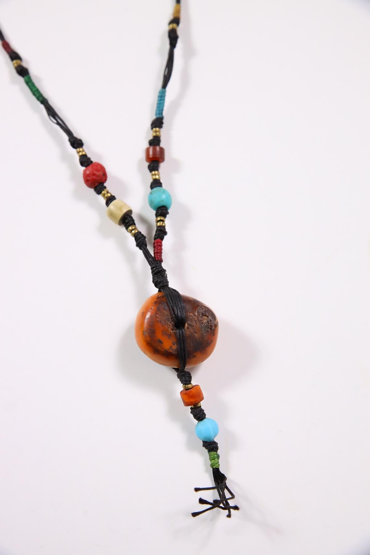 Siyah İpli Turuncu Taşlı Kolye - Şaman Butik Siyah İpli Turuncu Taşlı Kolye