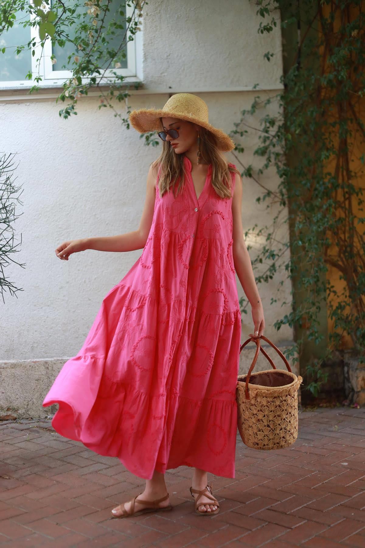 Fuşya Sarmaşık Çiçek İşlemeli Düğmeli Kolsuz Elbise