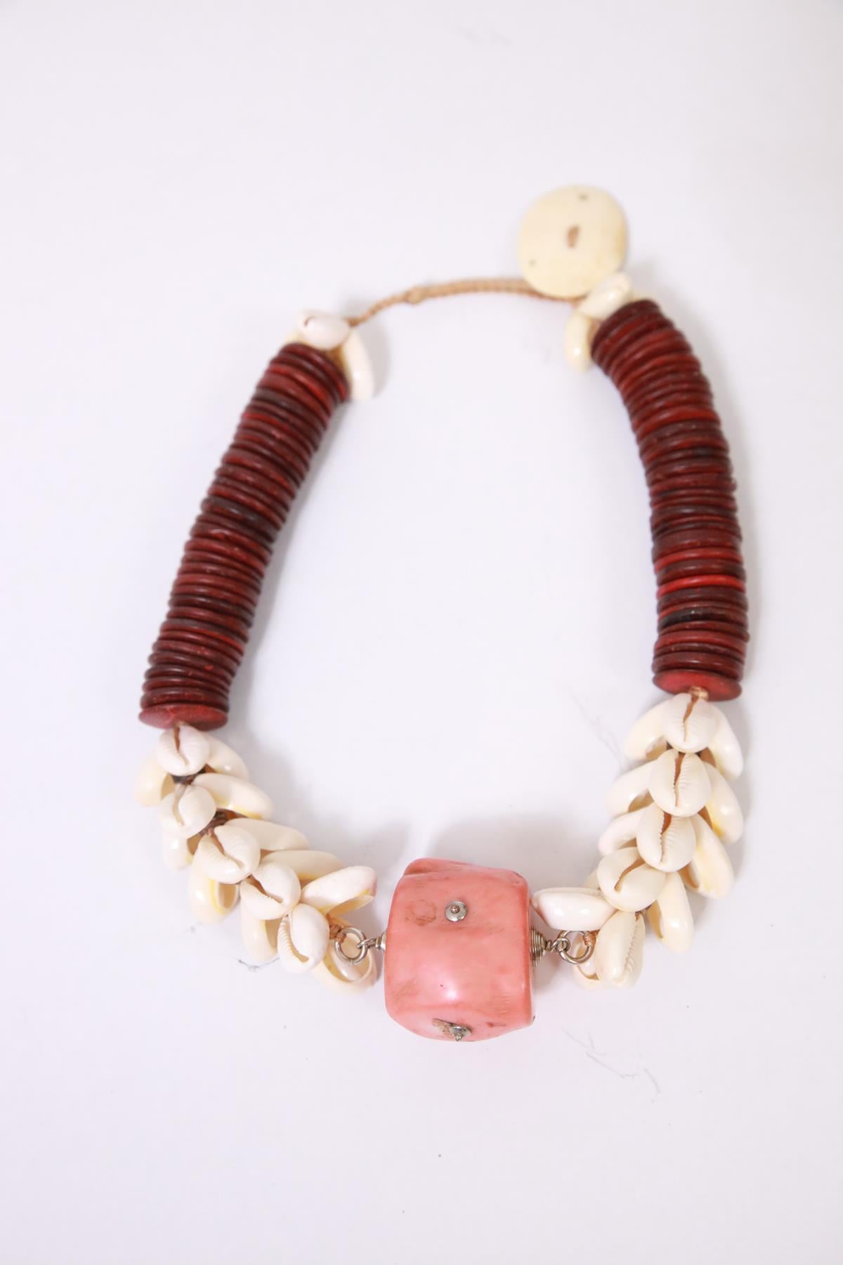 Deniz Kabuklu Mercan El Yapımı Tasarım Kolye - Şaman Butik Deniz Kabuklu Mercan El Yapımı Tasarım Kolye