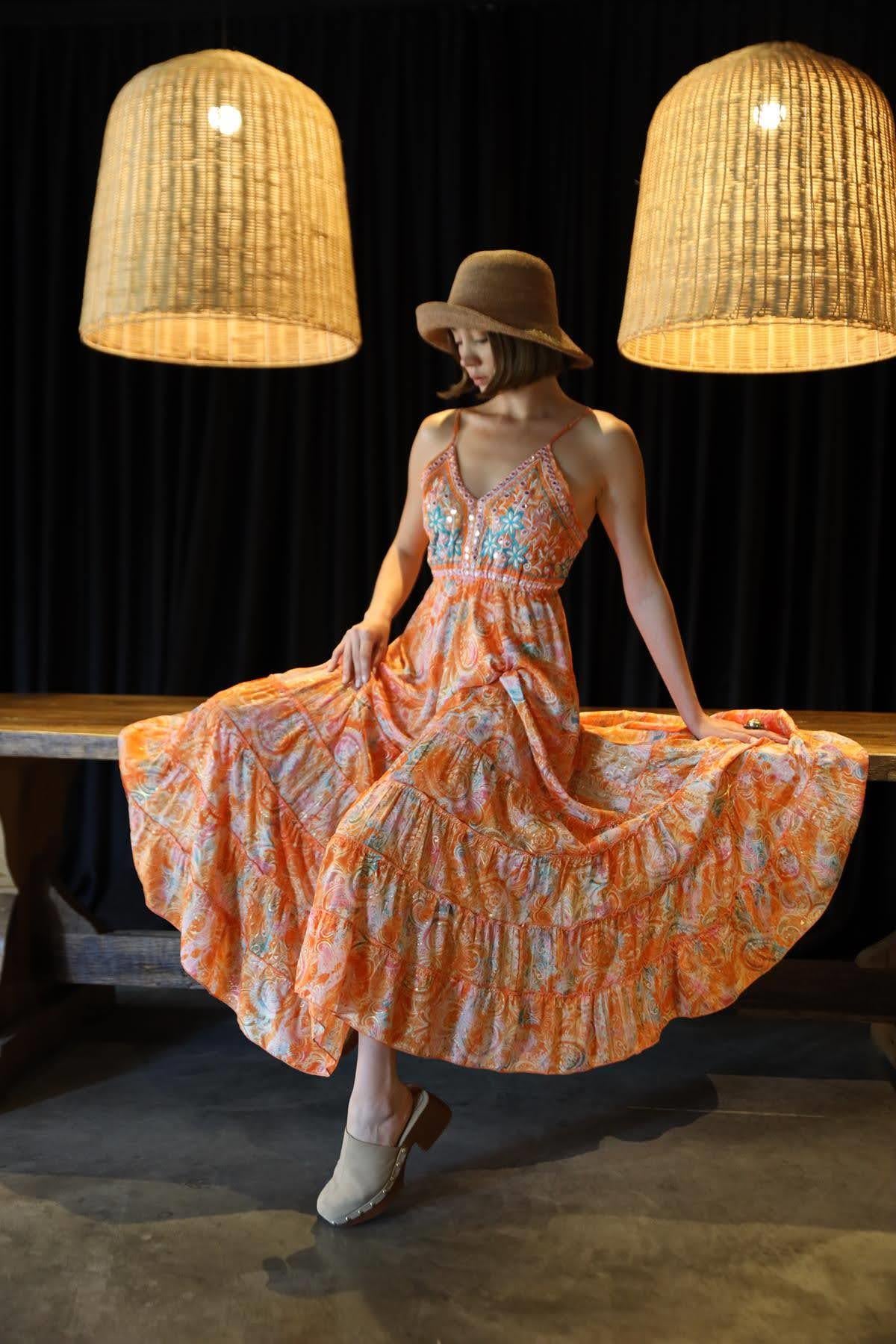 Turuncu Ayna Detay İşlemeli Gipeli Uzun İpek Elbise - Şaman Butik Turuncu Ayna Detay İşlemeli Gipeli Uzun İpek Elbise