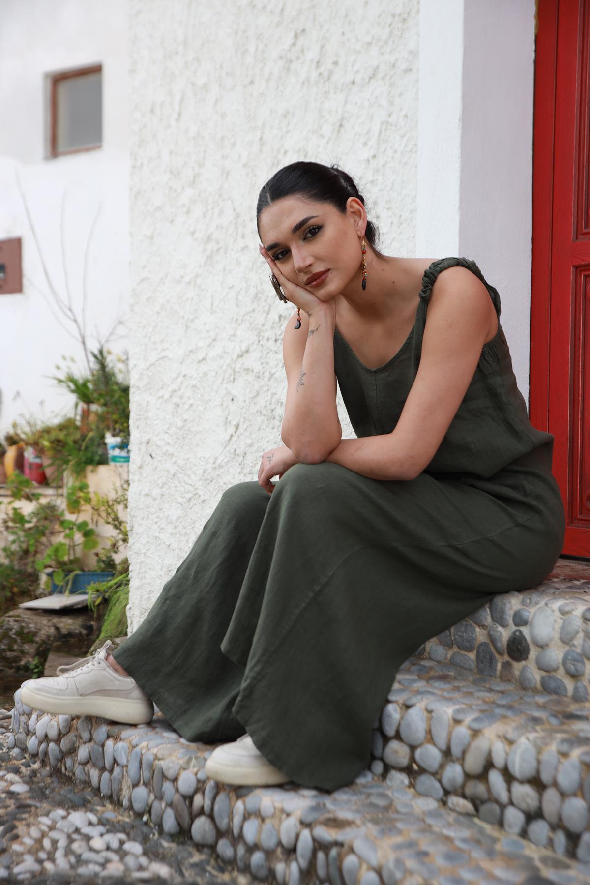 Haki V Yaka Askısı Büzgülü Keten Tulum