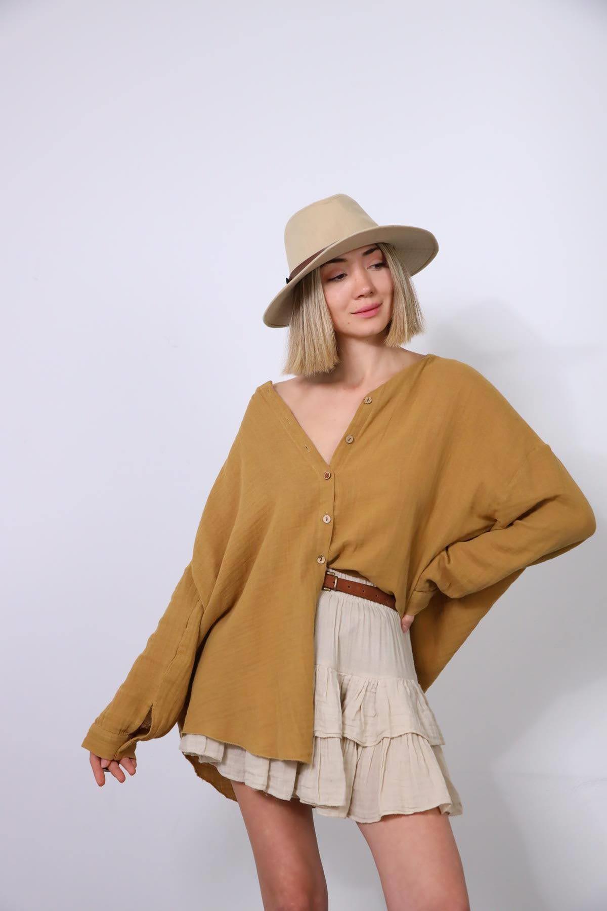 Camel Rengi Sırtı Püsküllü Hakim Yaka Gömlek - Şaman Butik Camel Rengi Sırtı Püsküllü Hakim Yaka Gömlek