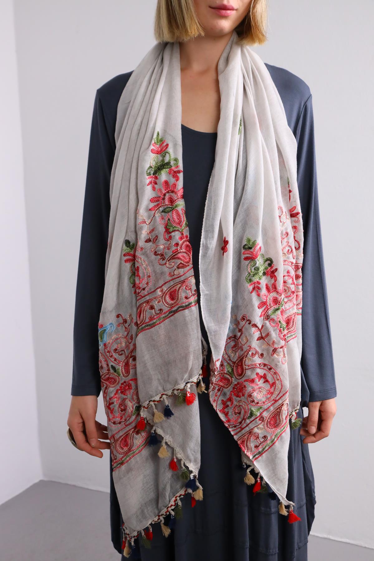  Gri İşlemeli Püsküllü Şal