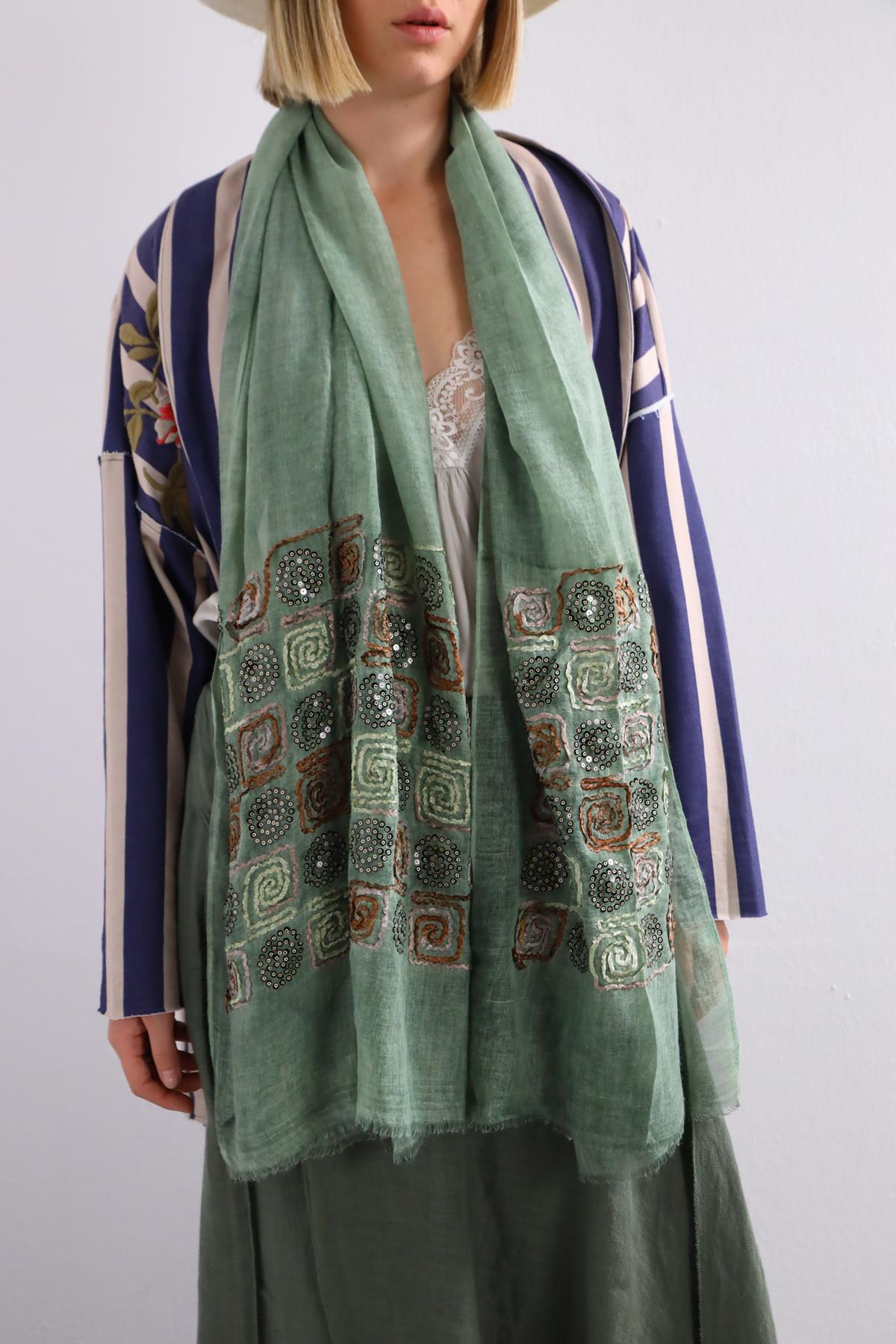 Mint Yeşili Kenarları İşlemeli Saçaklı Şal - Şaman Butik Mint Yeşili Kenarları İşlemeli Saçaklı Şal