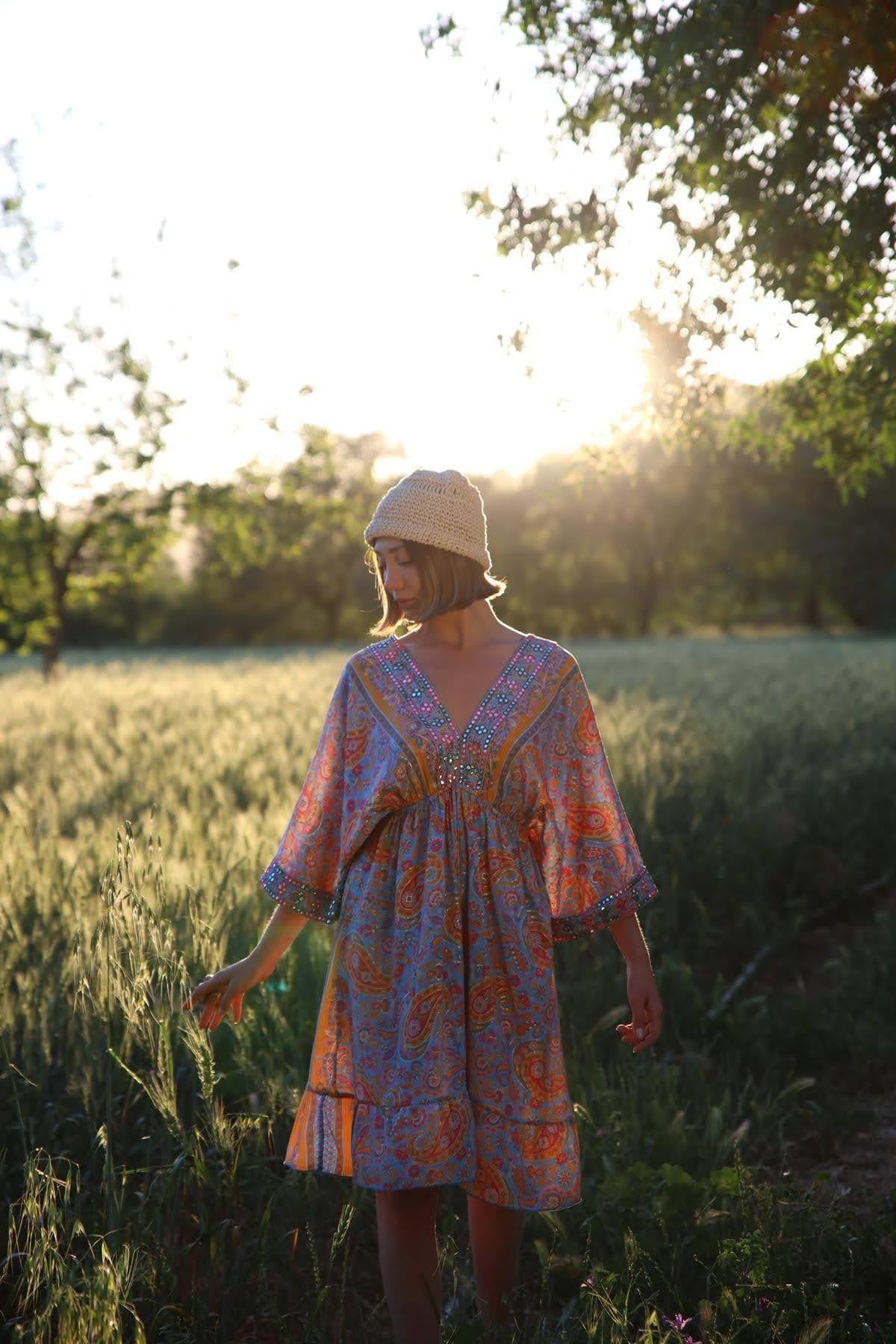 Turuncu Önü Arkası V Yaka Otantik İpek Elbise  - Şaman Butik Turuncu Önü Arkası V Yaka Otantik İpek Elbise