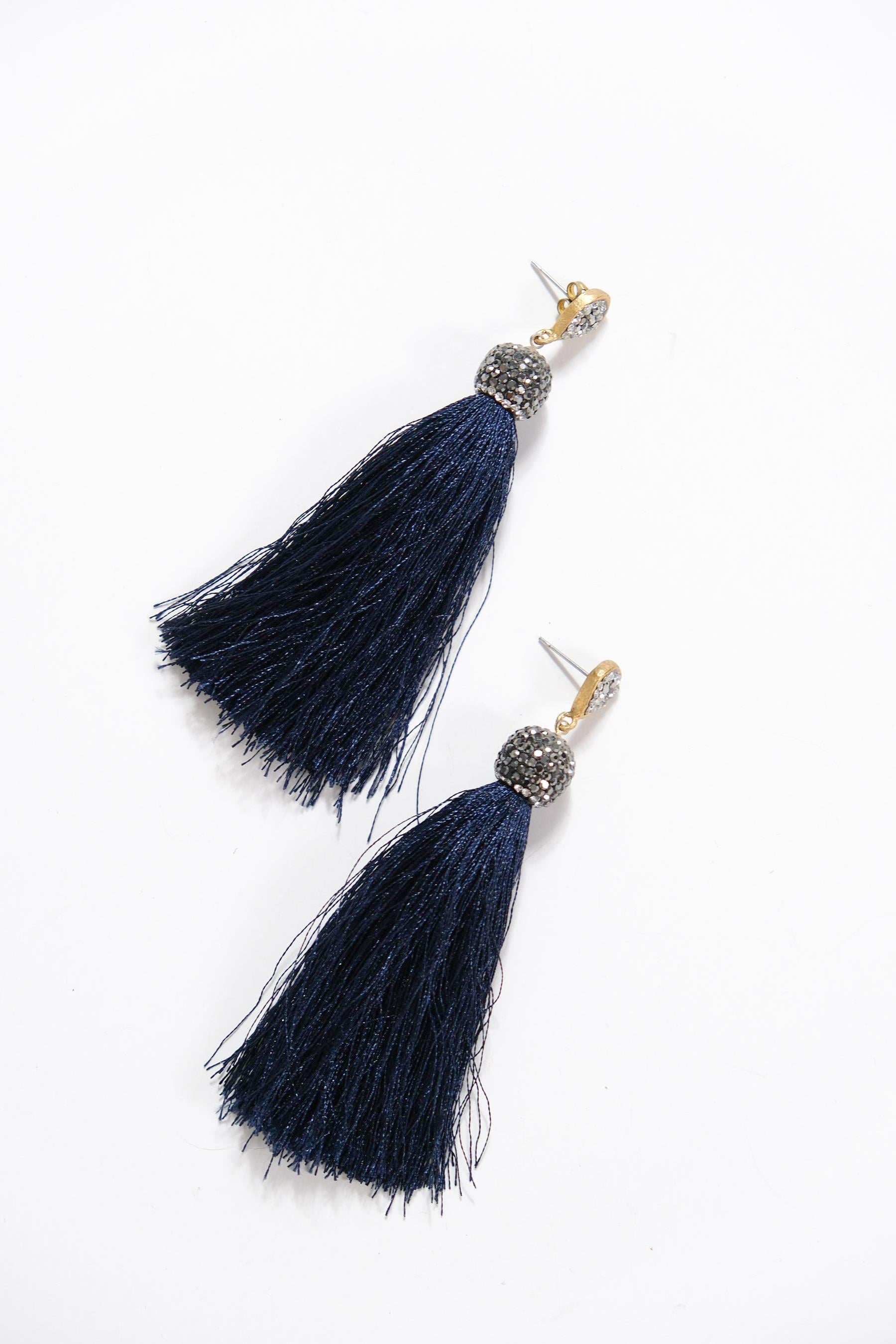  Püsküllü Parlak Taşlı Uzun Küpe